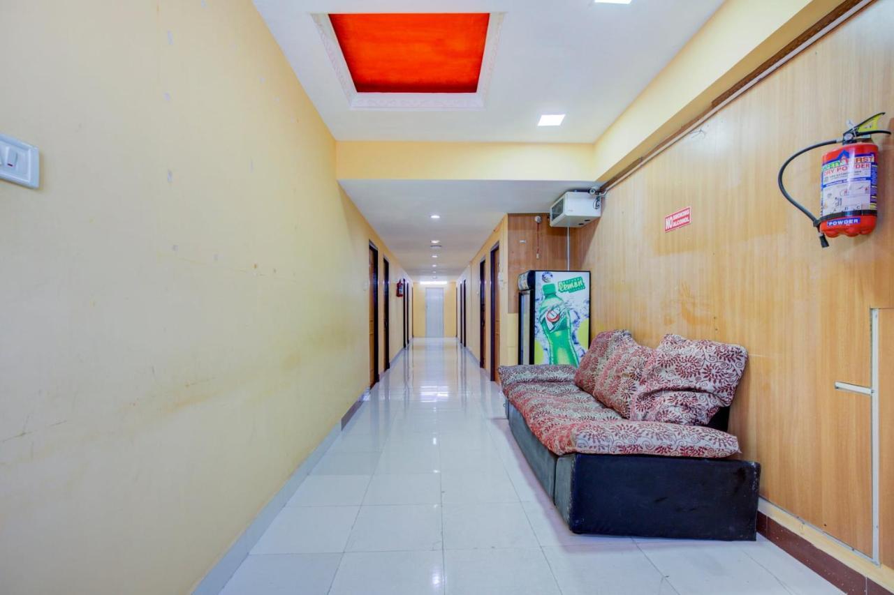 فندق شينايفي  Oyo Flagship Amutha Residency المظهر الخارجي الصورة